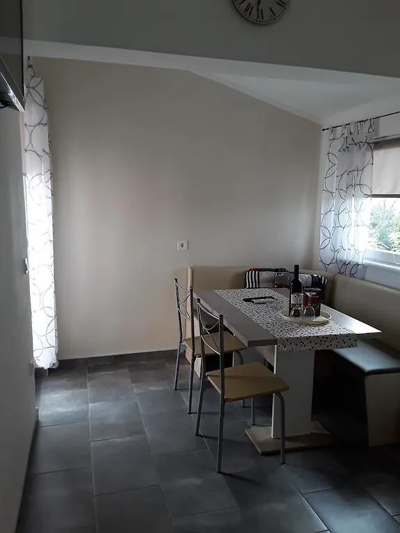 Apartment Anita Fazana 0*,